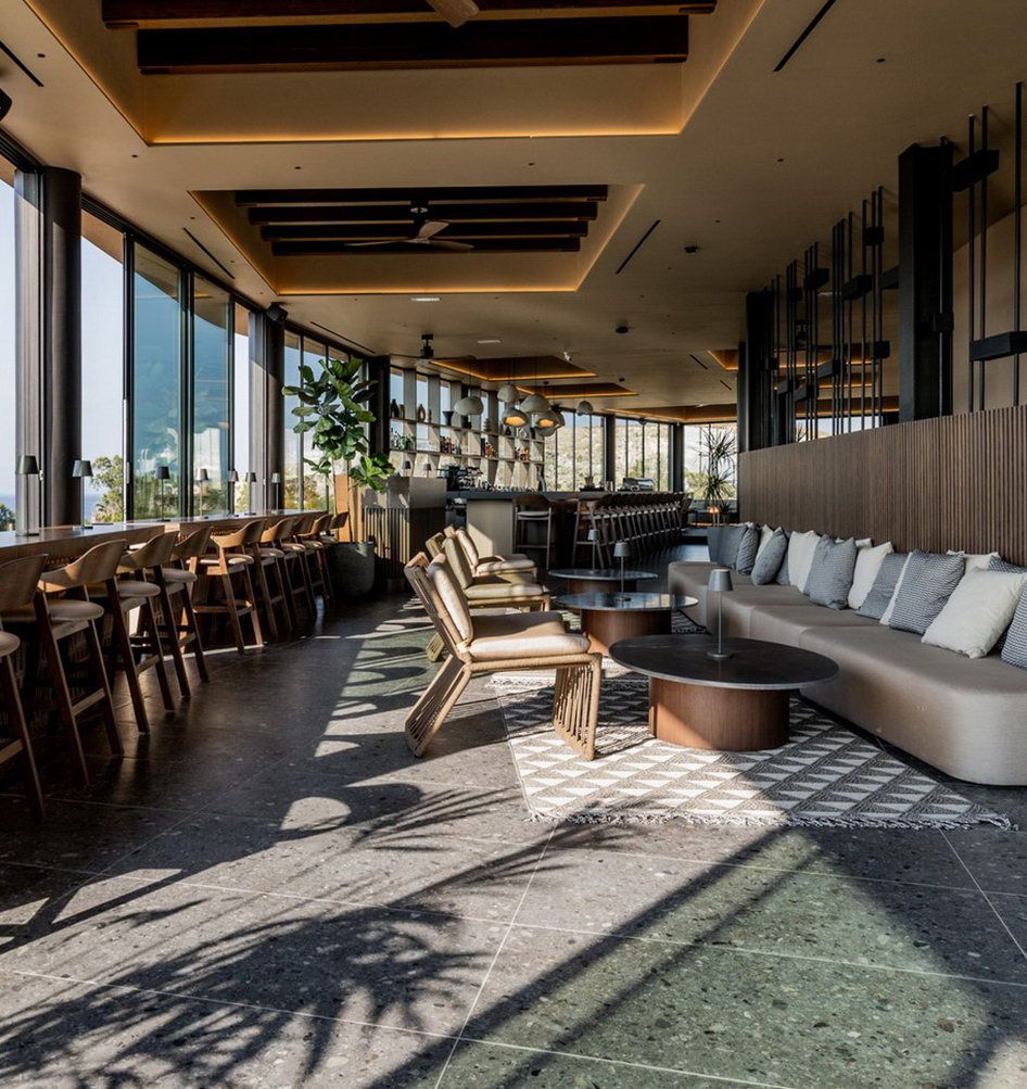 Uranos Rooftop Bar Resize 946